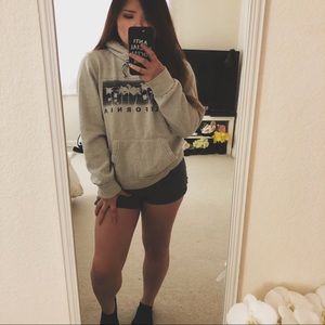 • c a l i h o o d i e •